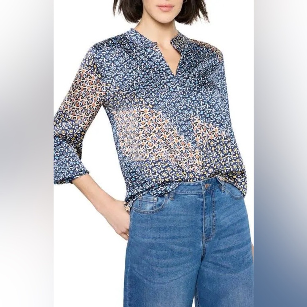 NIC+ZOE Geometric MONOGRAM MIX TOP Blue and Tan‎